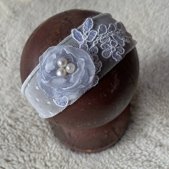 ‘Elloette’ Ivory Dotted Mesh & Blue Floral Lace Tie-Back Headband - Picture 3 of 5